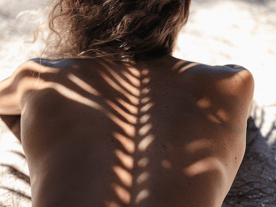 Pourquoi mon bronzage ne tient pas ? - Clémence & Vivien