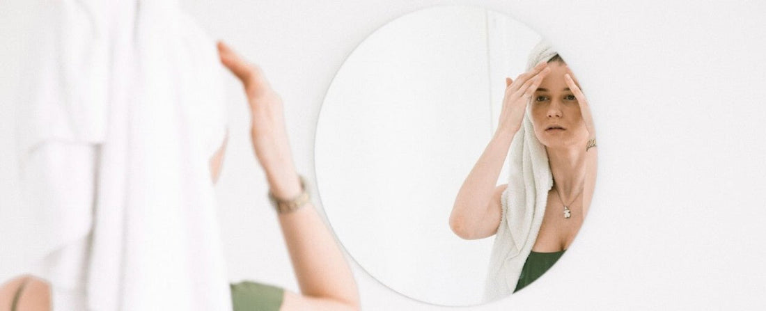 Réguler la peau grasse grâce à une routine naturelle adaptée - Clémence & Vivien